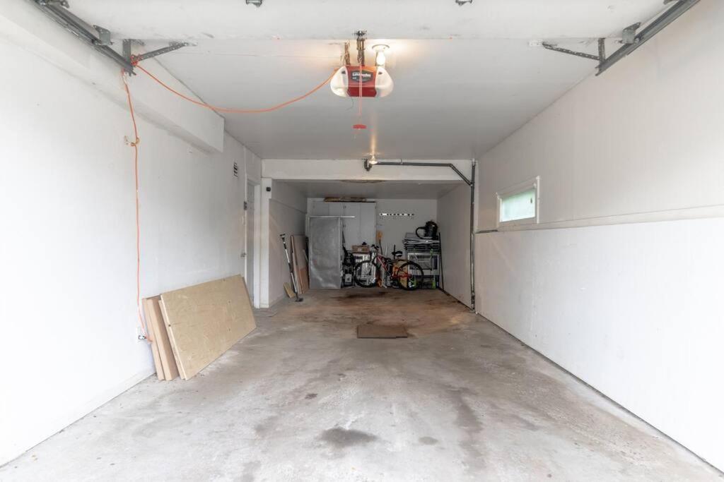 Spacious 4Br House Close To Dt Apartment Brossard Exterior photo